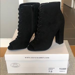 NWT Steve Madden Embrace Black Heeled Boots